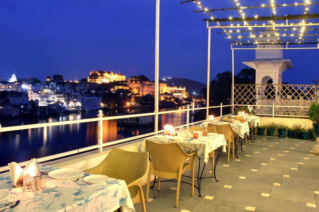 Sarovar - Lake Facing Boutique Hotel On Lake Pichola Udaipur Exterior foto