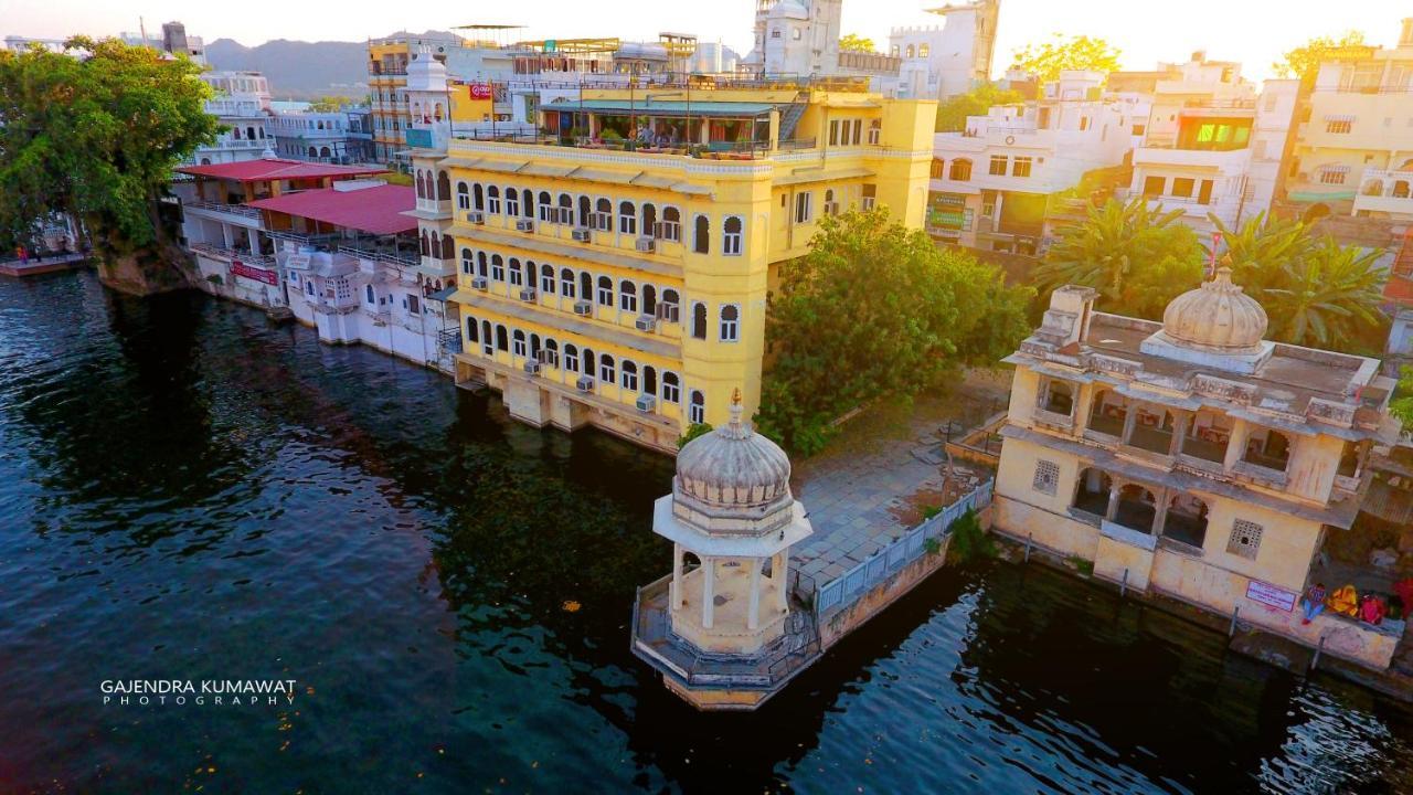 Sarovar - Lake Facing Boutique Hotel On Lake Pichola Udaipur Exterior foto